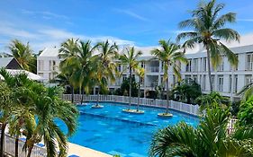 Hotel Blue Cove By On Vacation